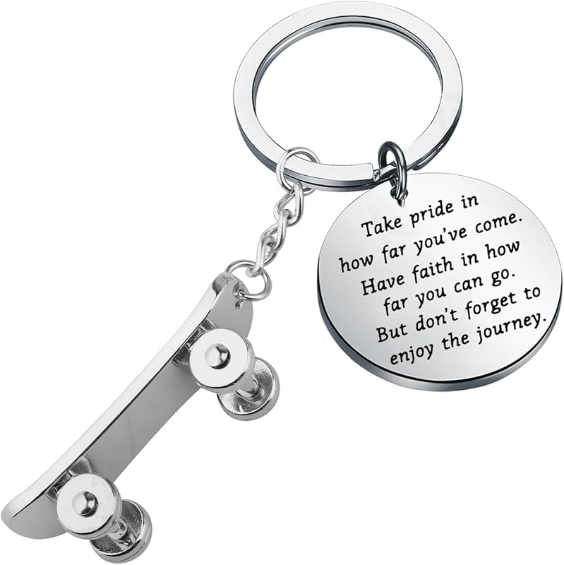 FUSTMW Skateboard Keychain - Skateboarding Gifts for Skateboarders & E